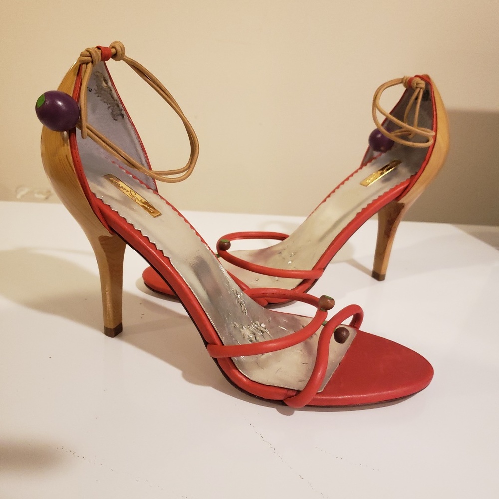 Report high heels = size 9